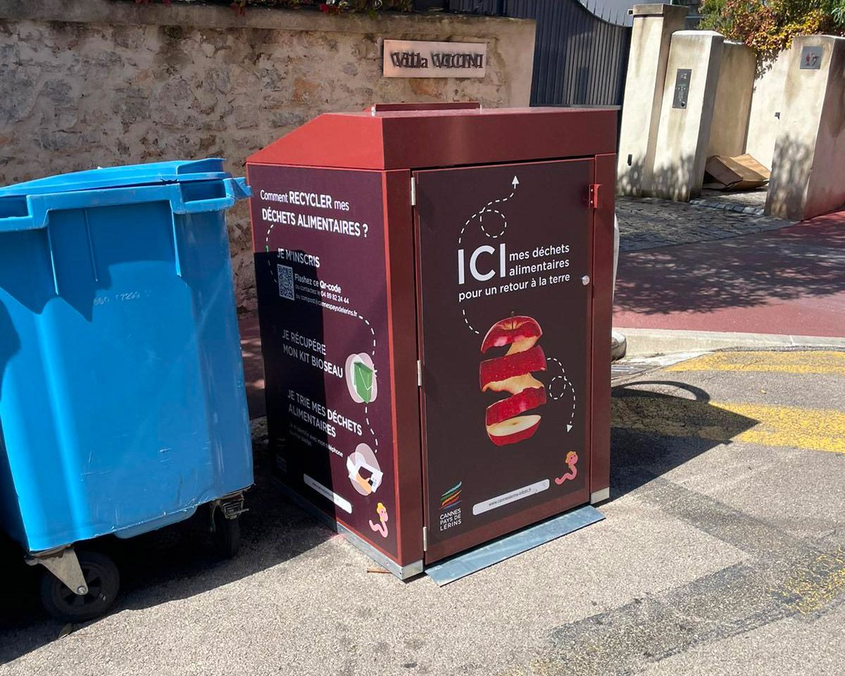 conteneur biodéchets 240 litres cannes