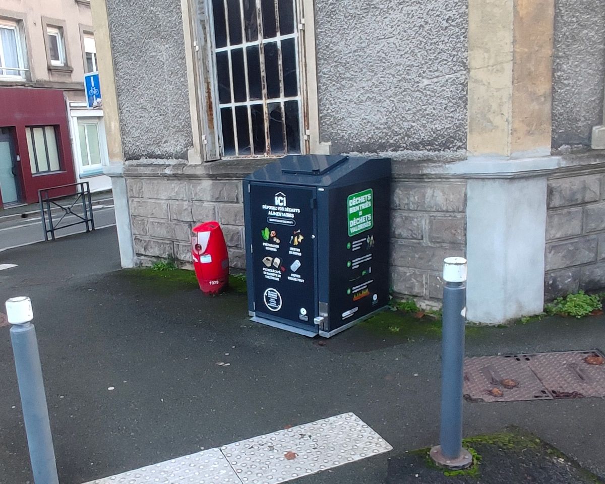 abri conteneur biodéchets 240 litres angers 